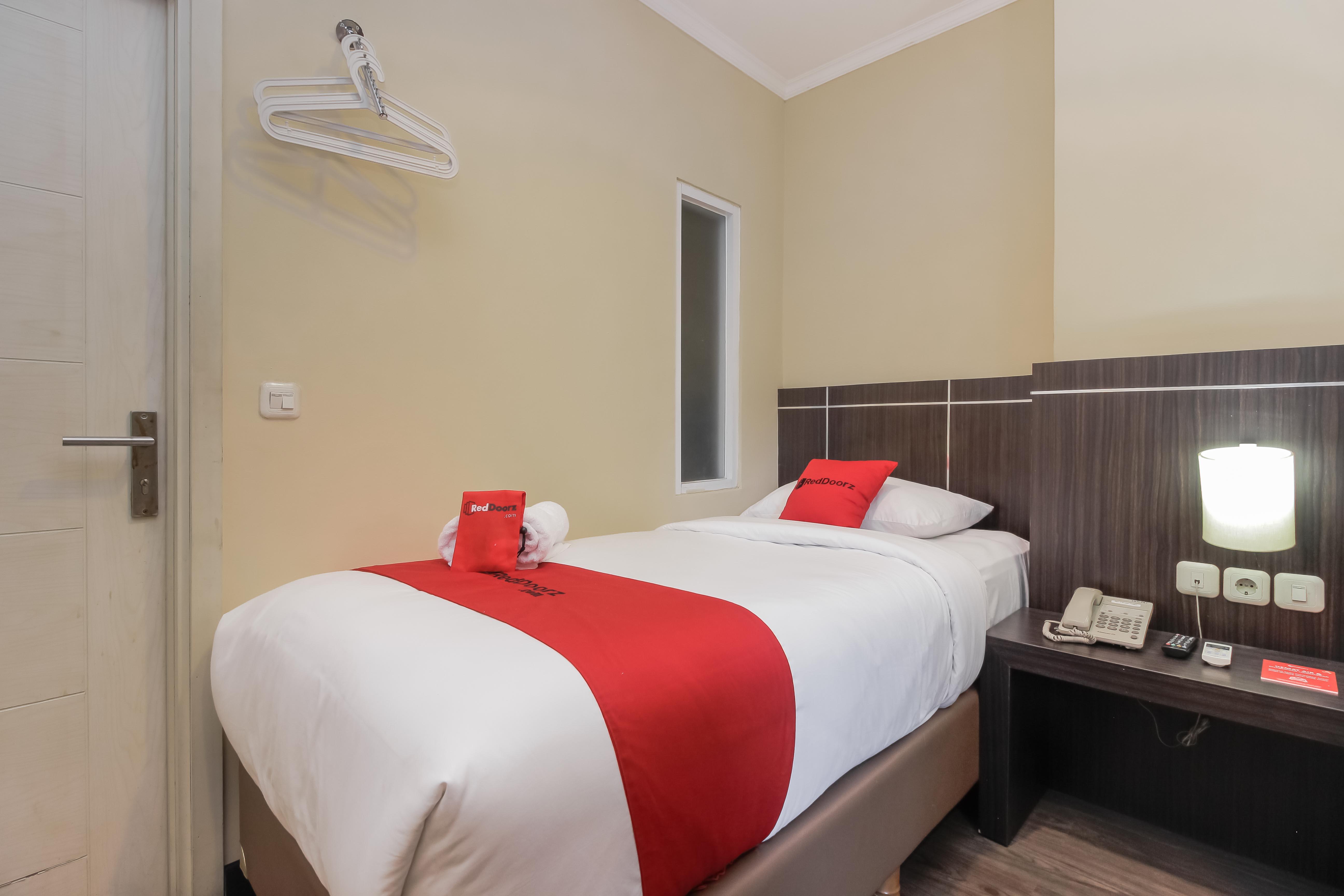 Reddoorz Plus @ Thamrin Jakarta Exterior photo