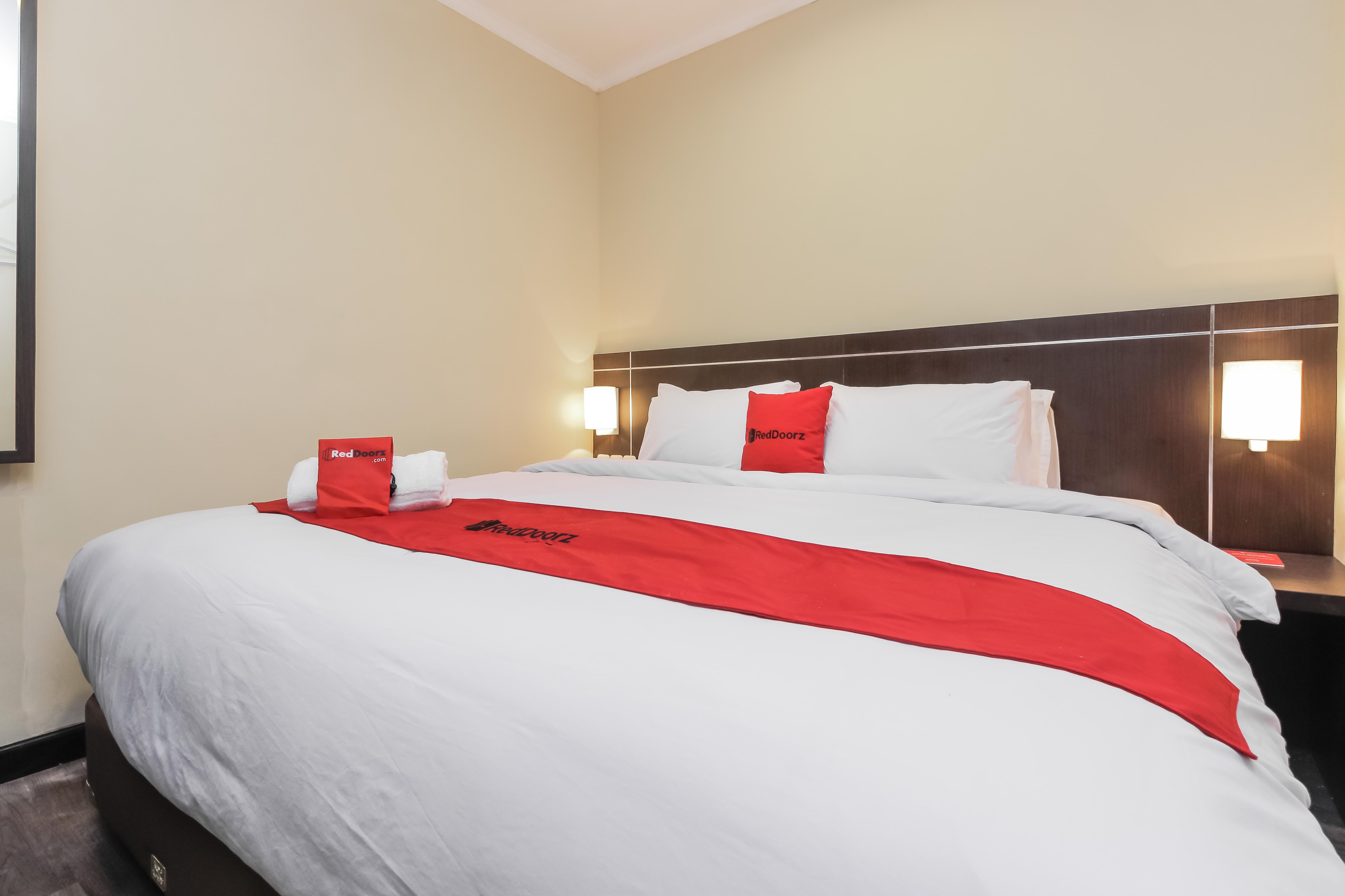 Reddoorz Plus @ Thamrin Jakarta Exterior photo