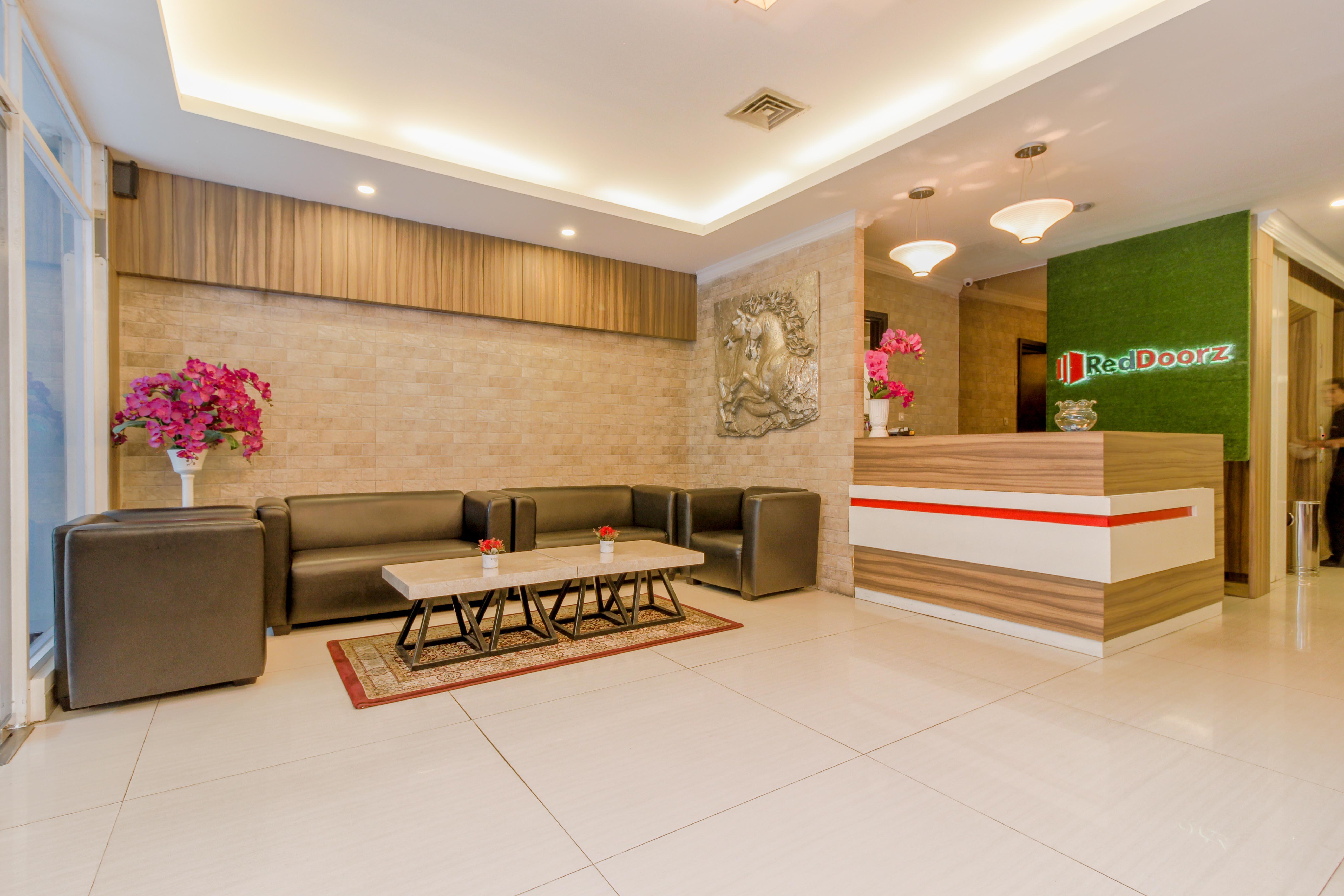 Reddoorz Plus @ Thamrin Jakarta Exterior photo